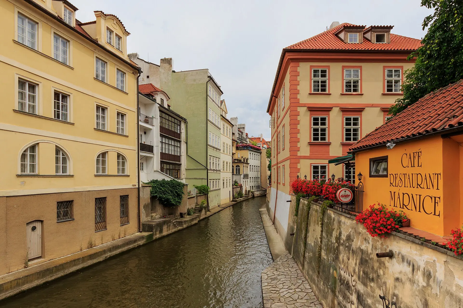 Vltava Nehri'nde özel tekne turu